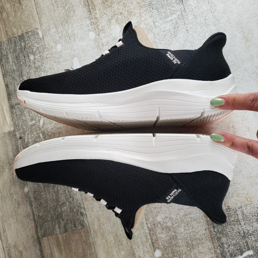 Skechers new without